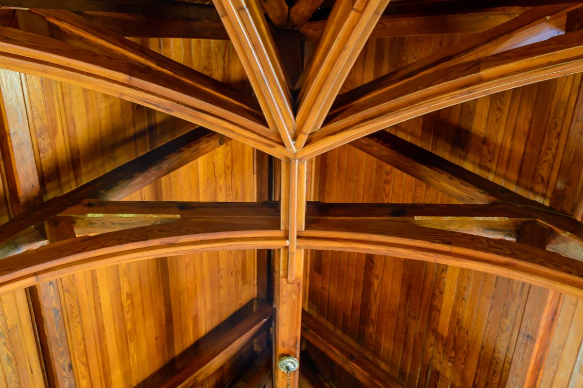 Interior image of Holbrook Chapel